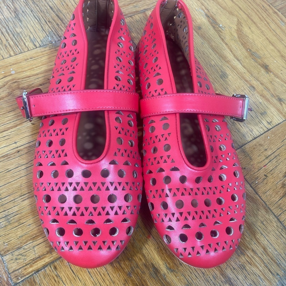 Mary Jane red Perforated Flats size 10 - Picture 3 of 5